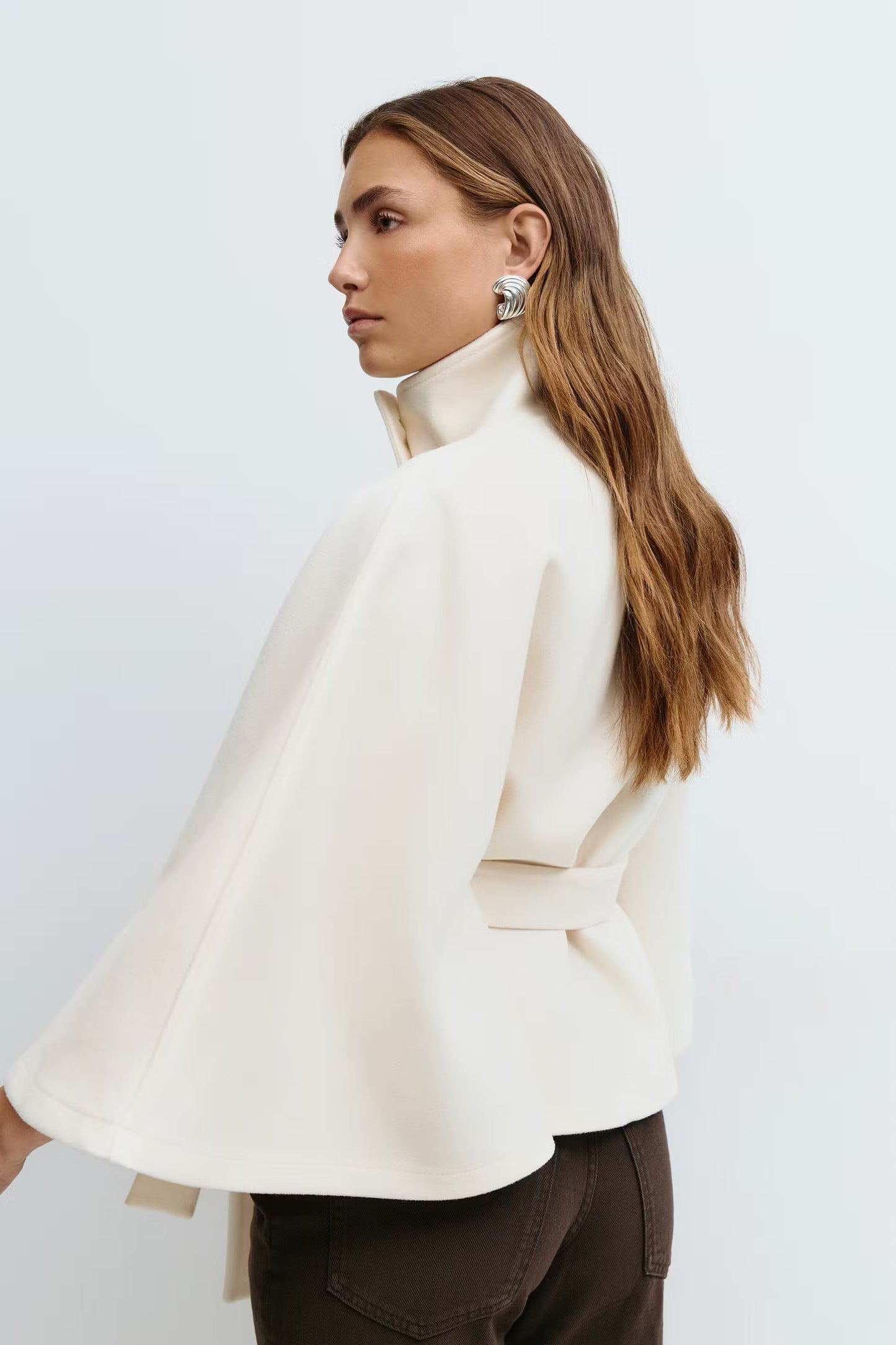 ClaraCape™ – Elegante Cape Jacket