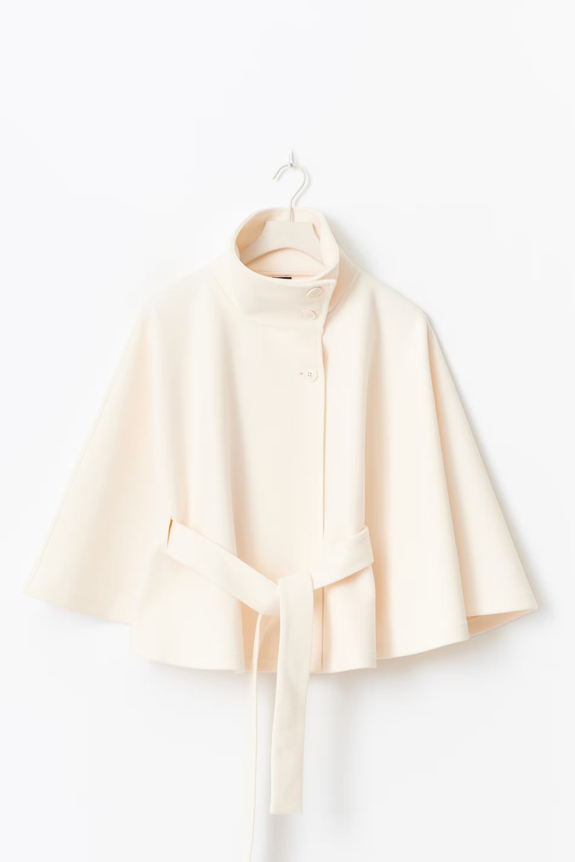 ClaraCape™ – Elegante Cape Jacket