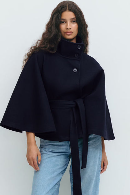 ClaraCape™ – Elegante Cape Jacket