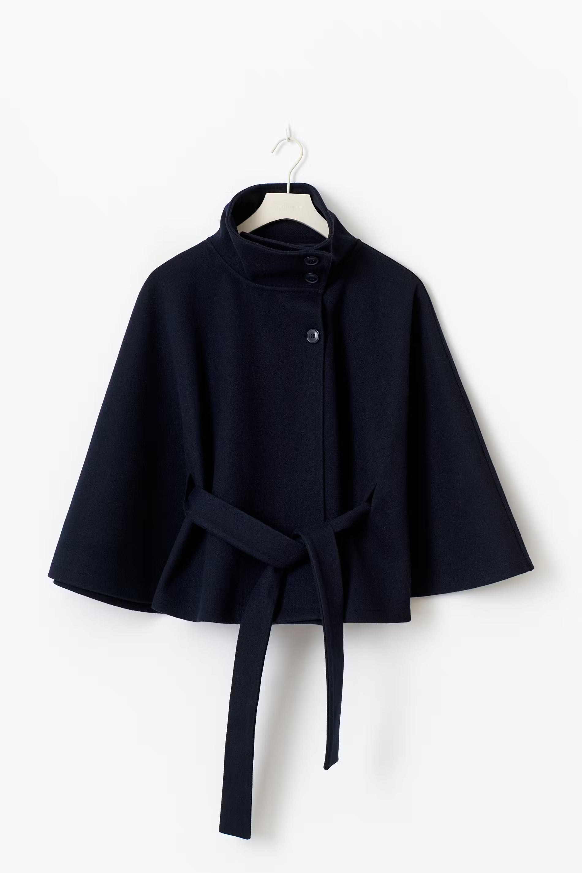 ClaraCape™ – Elegante Cape Jacket