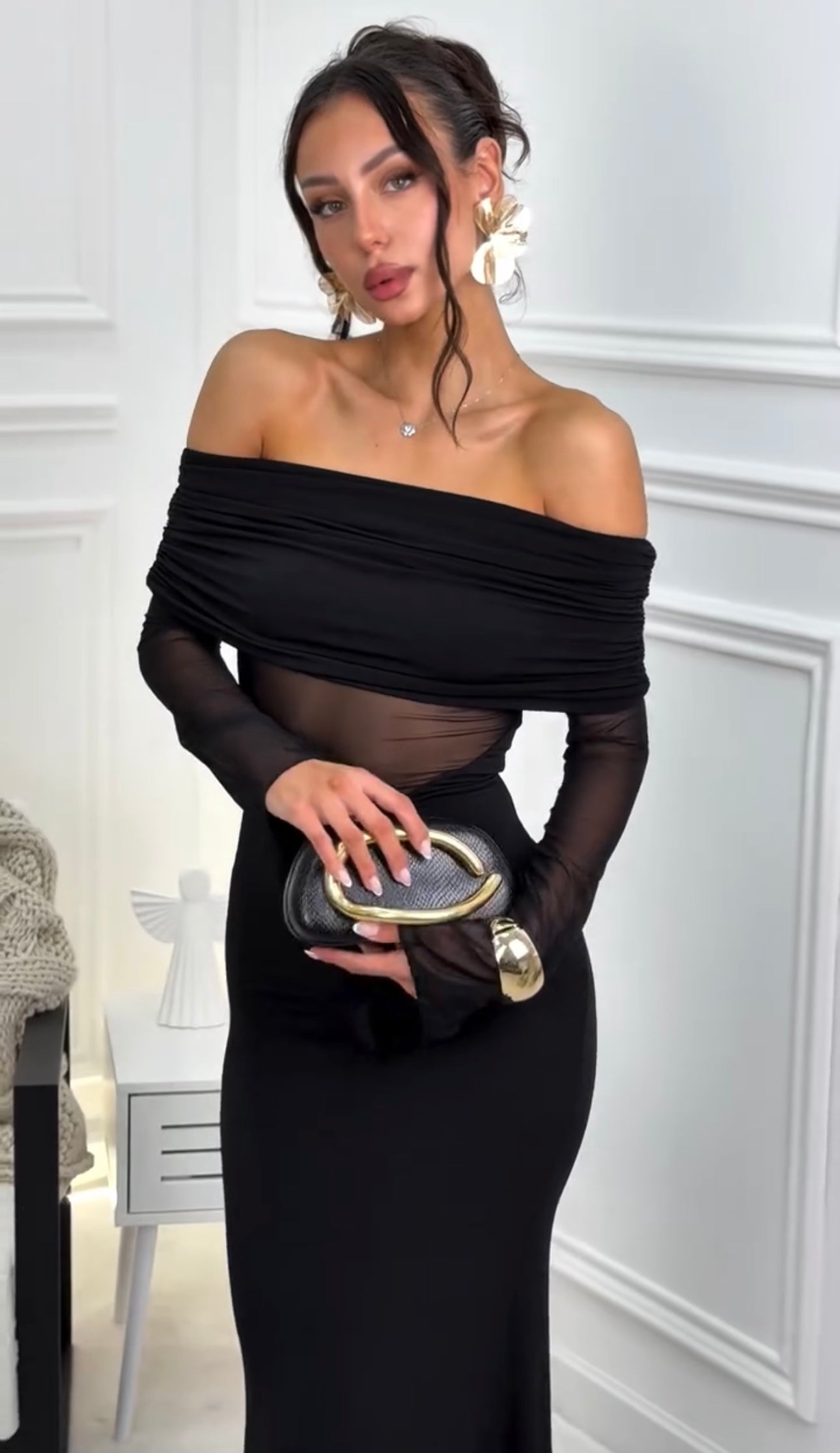 Avelyn Off-Shoulder Maxi Dress